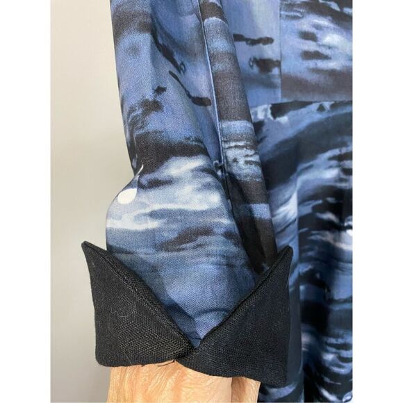 Size L/XL, Blackbird Studios slow fashion in blue and black celestial print. - Picture 3 of 10